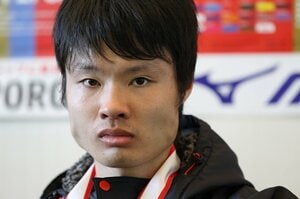 〈箱根駅伝の事件簿〉沿道の母から「もういいからやめなさい！」、「前日初めてTVで箱根を見た」コース間違いに「山の神」…歴史のウラ話