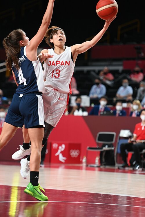 小さいから通用しない と言われると 燃えるタイプ 女子バスケ 162cm 町田瑠唯 29 のアメリカ挑戦の価値とは Number Web Goo ニュース