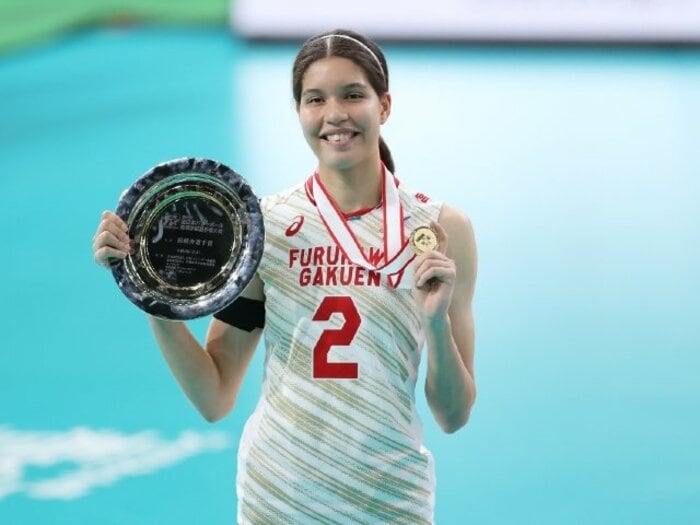 「バレーの留学生は難しい」その理由は？ 最初は“ヘタ”だったドミニカ人留学生が春高バレーの頂点に立つまで「目標はサオリ・キムラ」＜Number Web＞ photograph by Naoki Morita/AFLO SPORT