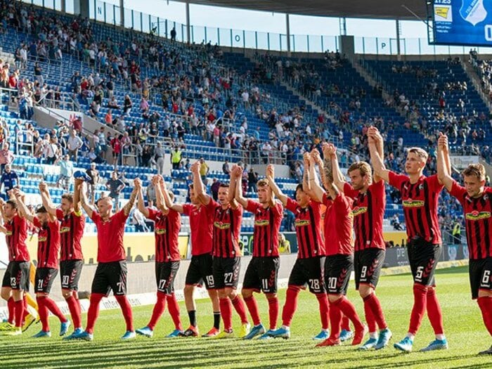 元浦和監督フィンケが土台を築いた、好調フライブルクの独自性とは。＜Number Web＞ photograph by Uniphoto Press