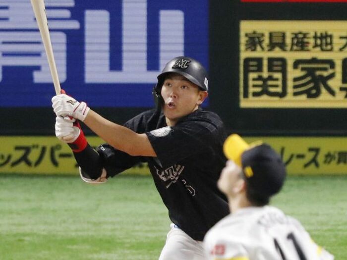 「高校でのスタイルを捨てた」 ロッテ“高卒ドラ1コンビ”安田尚憲21歳と藤原恭大20歳が急成長できたワケ<Number Web> photograph by KYODO
