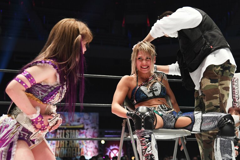 中野たむとの髪切りマッチに敗れ、白いベルトも失ったジュリア。2021年3月3日、日本武道館　©Masashi Hara