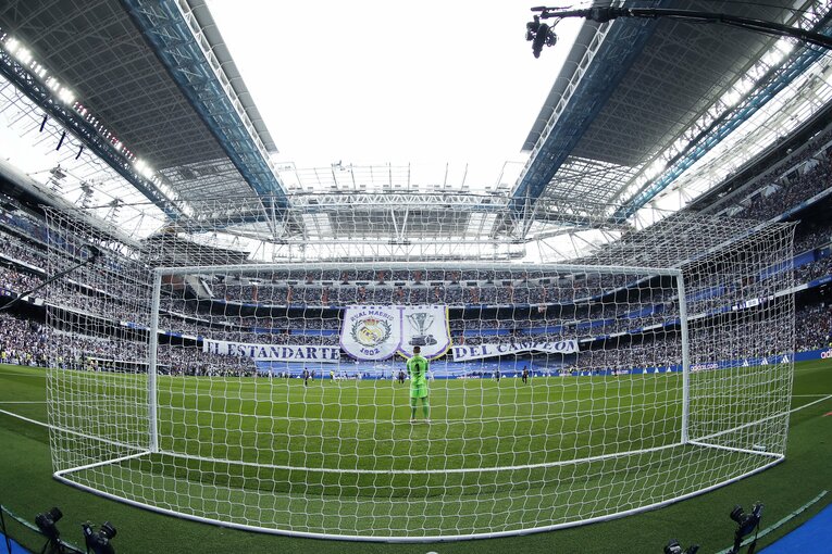 バルサの「タレント頼みで大雑把な攻撃＋脆いDFライン」危機的な不甲斐なさ… “盤石マドリーと明暗くっきりクラシコ”を撮った(12)