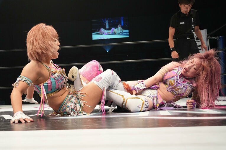 白川未奈vs中野たむ　©Essei Hara