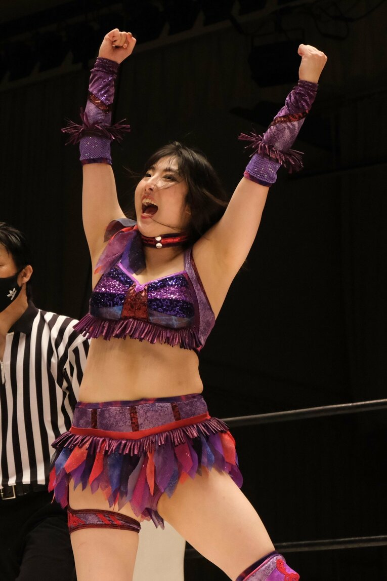 元引きこもりレスラー真琴が聖地・後楽園ホールで15周年大会「ほぼ満員なのに赤字」「強豪同期にフォール負け」でも手にした“ご褒美”(11)