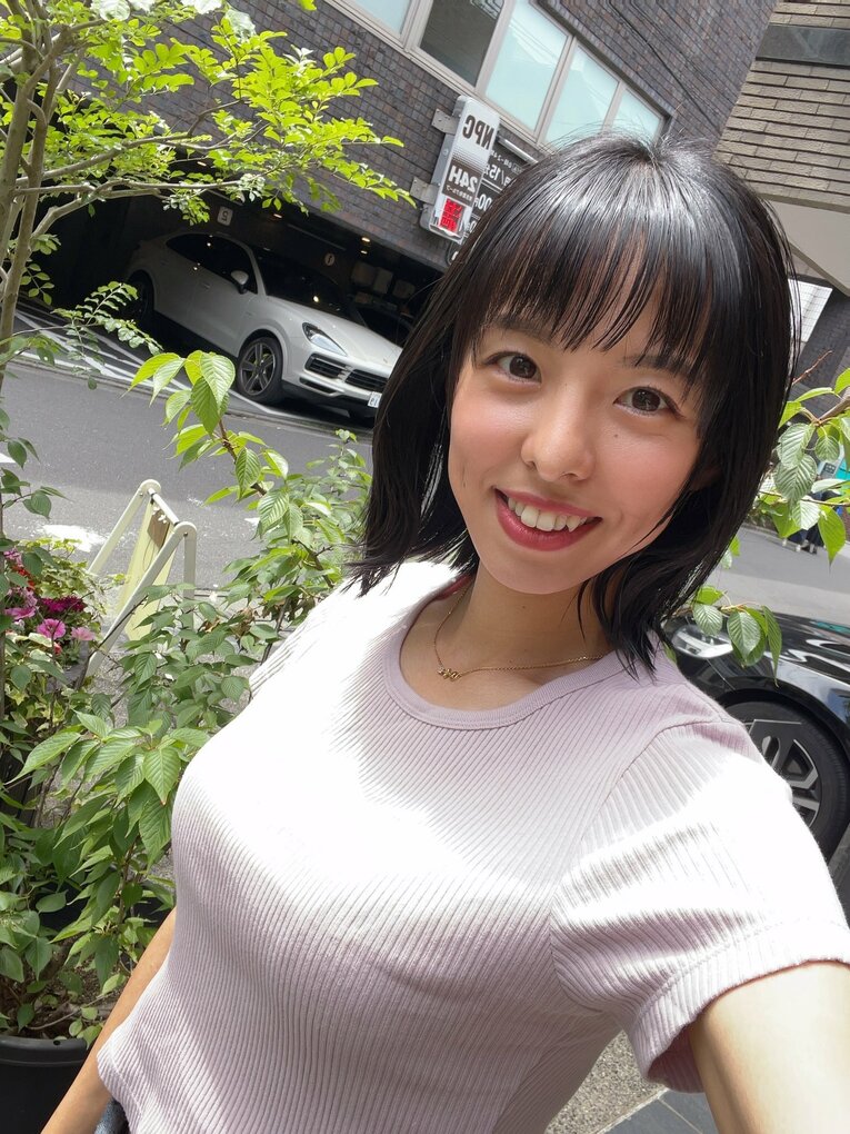 美容院に行った帰りに　写真は本人のツイッターより