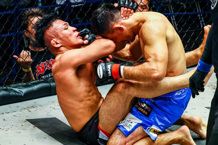 木登り1日100本、20kgを背負い裸足で… 「格闘技不毛の地」北海道生まれの18歳修斗王者・西川大和の野生児ぶりがスゴい(3)