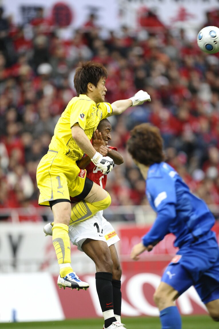 大分時代の西川周作　©Sports Graphic Number