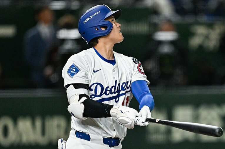ドジャースの大谷翔平。“天井に当たった”説もある、あのホームランは計測不能だった ／ photograph by Nanae Suzuki