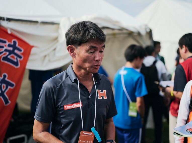 坪田監督の表情は青ざめていた　©Yuki Suenaga