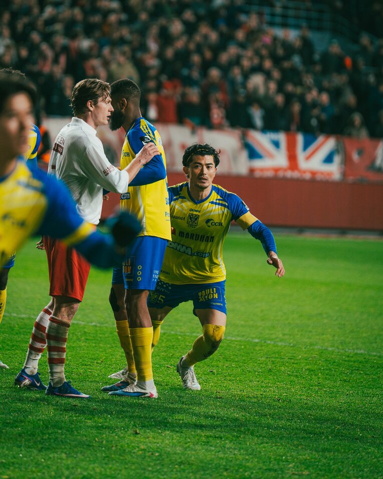 シント・トロイデンでの谷口彰悟（写真は右に続きます）　©STVV