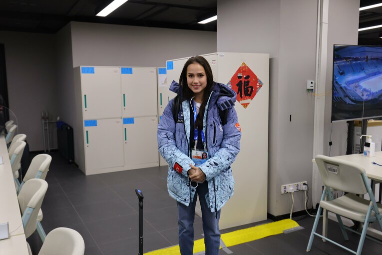 キャスターとして北京五輪の会場を訪れたザギトワ。大人びた風貌だが、それでもまだ19歳だ　©Ryosuke Menju/JMPA