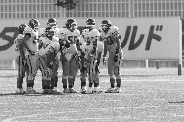 司令塔であるクオーターバックを務めたのは加藤（18番）／取材対象者提供