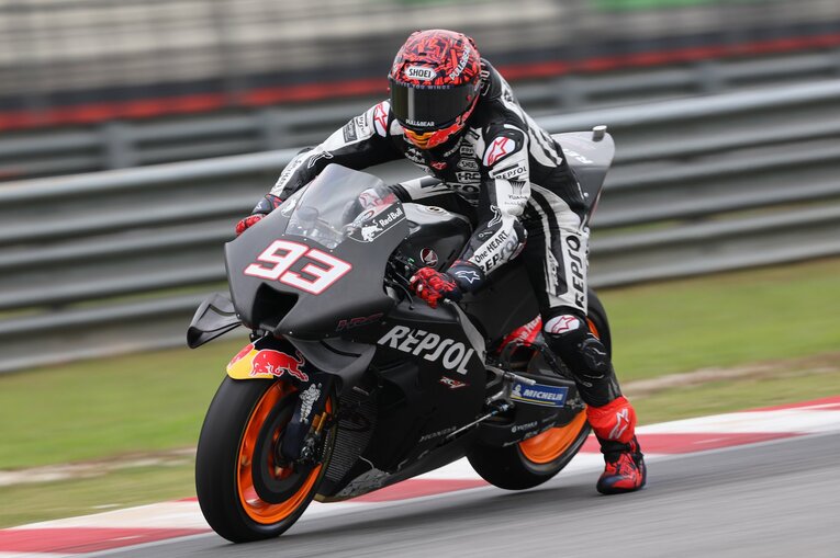 photograph by Satoshi Endo