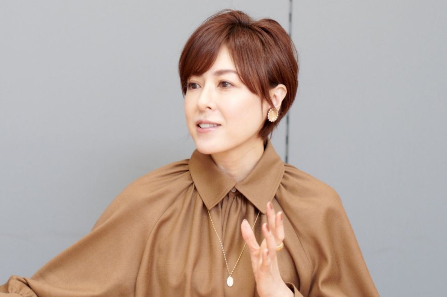 新庄剛志と別れて15年「野球選手じゃなかったら今でも…」 大河内志保50歳が告白する“アスリート妻の重圧と責任”<Number Web> photograph by Ichisei Hiramatsu