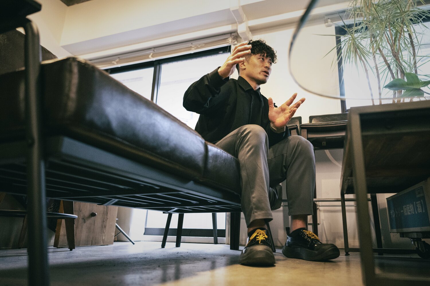 インタビューに答える坂本誠志郎　©Takuya Sugiyama