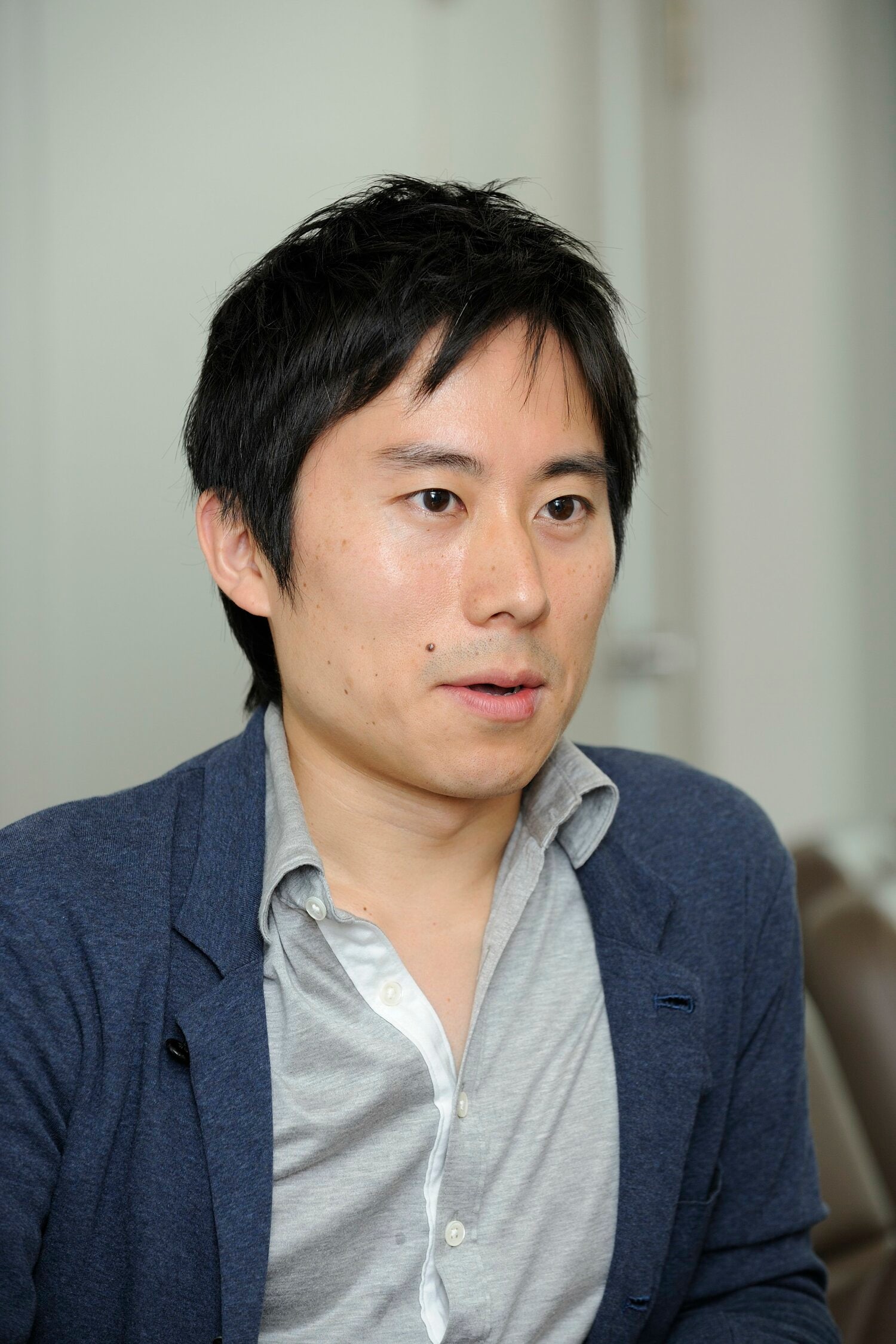 本田GMから直接の依頼を受け、無給でカンボジア代表に参加した木崎氏　©BUNGEISHUNJU