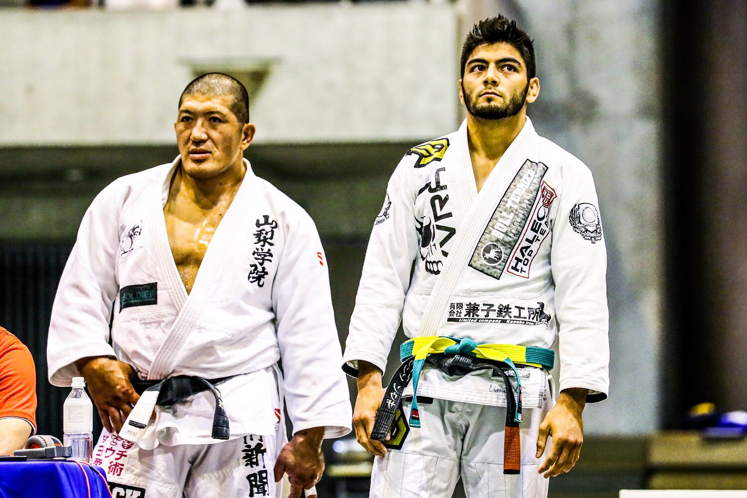 2016年の柔術アジアオープン、ボンサイ柔術の盟友ホベルト・サトシ・ソウザ（現RIZINライト級王者）との2ショット　©Susumu Nagao