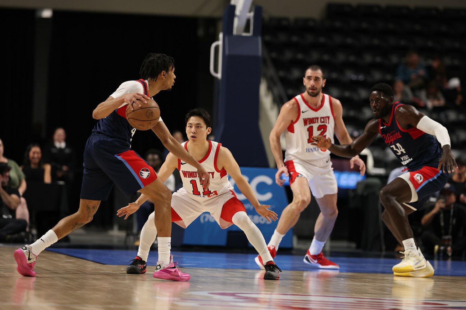 Gリーグのウィンディシティ・ブルズの一員としてコートに復帰した河村勇輝。3カ月ぶりの実戦の場だったが、存在感を発揮した　©︎Kiyoshi Mio