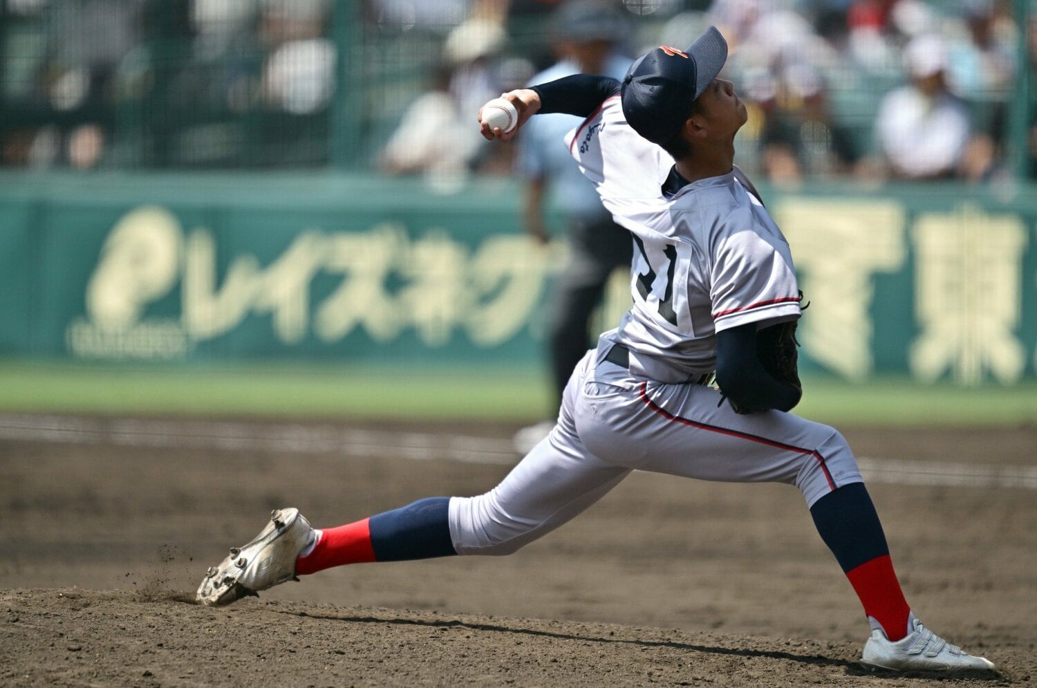 甲子園で「魔球みたいになっている」京都国際・西村一毅が操る、低反発バットに“効く”球種とは…「フルスイングさせない」秘密を読み解く＜Number Web＞ photograph by Hideki Sugiyama