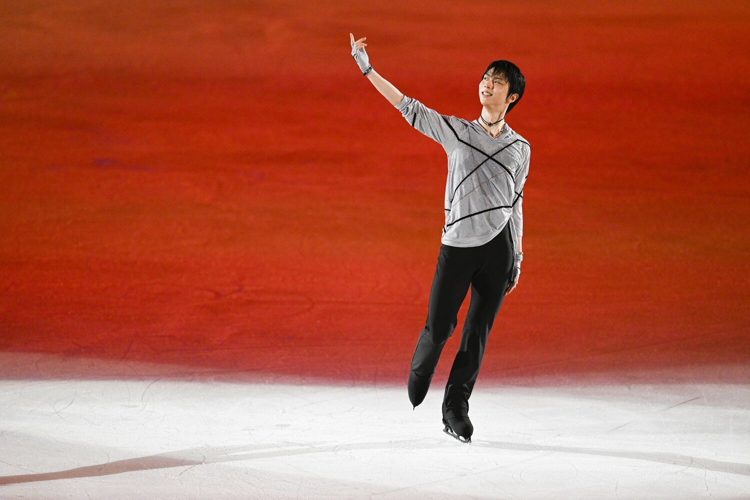羽生結弦の登場に思わず歓声が 3年ぶりのファンタジー オン アイスで魅せた 羽生結弦のスケート好きだな って思ってもらえる演技を フィギュアスケート Number Web ナンバー