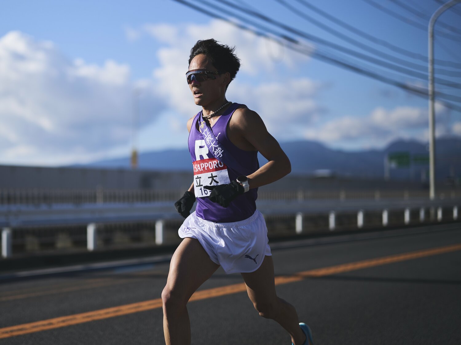 昨季の箱根駅伝では復路の7区を走った服部。この頃はすでに走りに不具合が出始めていたと言うが…　©Yuki Suenaga