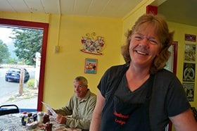 カフェのおばちゃん「よく戻ってきたわね!」