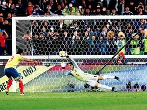 日本代表・正GKへ名乗り。東口順昭に宿る守護神の資質。～勝利を呼ぶ存在感が理想～