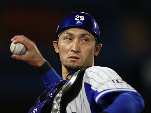 元オリックス 現ベイスターズ 伊藤光 オリックス時代実使用バット 替える