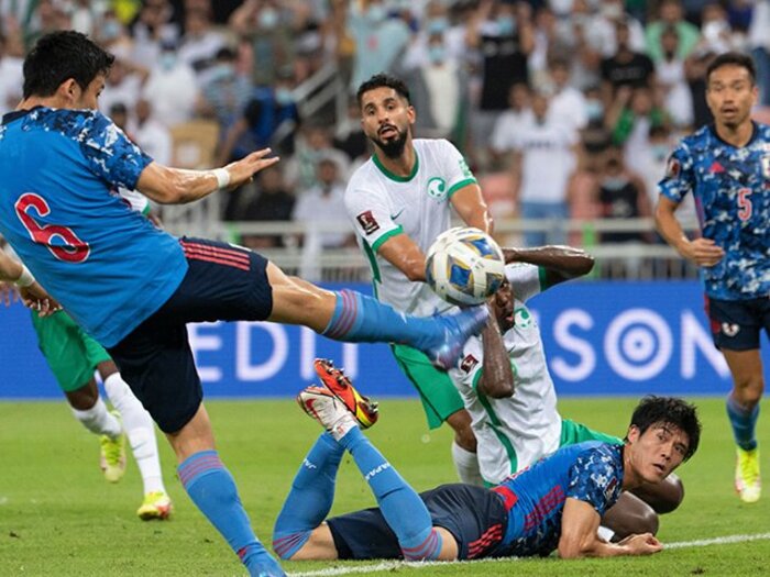 「逃げのパスが目立つ」「南米の中堅国以下」ブラジル人記者がアジア予選に超辛口批評… 日本代表に感じる《3つの疑問》とは<Number Web> photograph by AP/AFLO