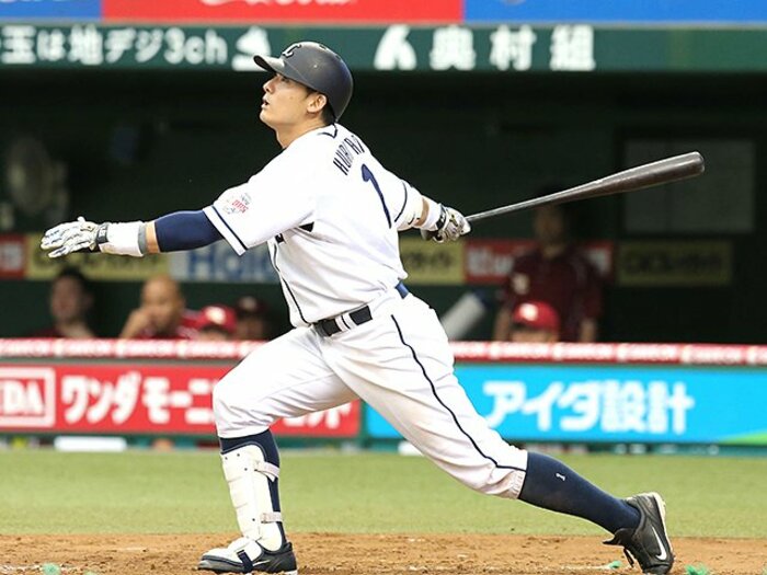 2番に強打者を置く西武とヤクルト。栗山と川端は2番打者像を変えるか。<Number Web> photograph by NIKKAN SPORTS