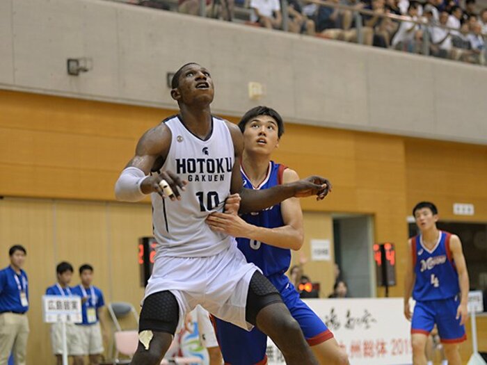 留学生のいない名門公立バスケ部、広島皆実と能代工が練った作戦とは？＜Number Web＞ photograph by Miho Aoki