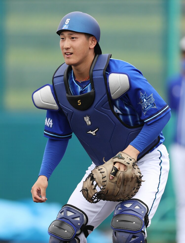 松尾汐恩手形 DeNAが大阪桐蔭・松尾の単独指名に成功 高校生捕手の1位指名は