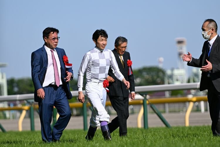 No.6083 楽器正宗 豊盃 辻善兵衛 秀鳳 フモトキ 東長 武豊と悲願の凱旋門賞へ…ドウデュースの松島オーナーが明かす