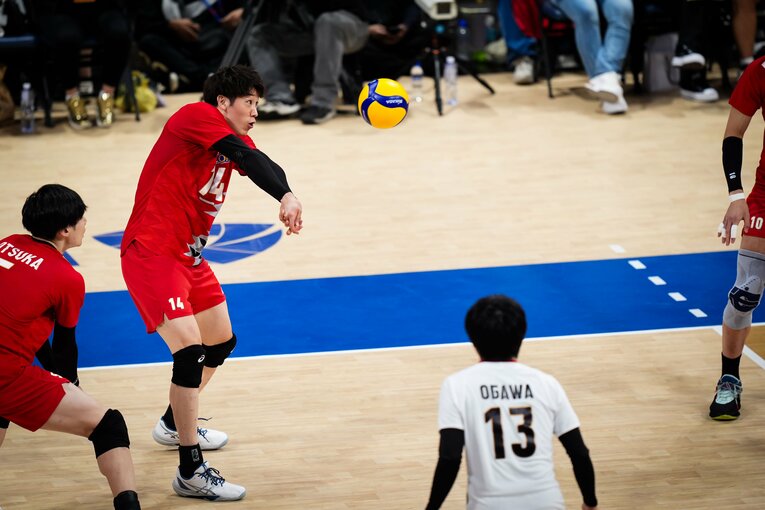 石川祐希（VNLオランダ戦）　©︎Volleyball World