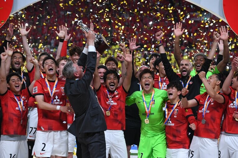 スコルジャ監督の喜びも爆発した