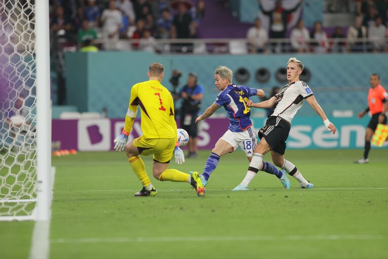 浅野の「ニア上ぶち抜き弾」（8枚目／14）　©Kaoru Watanabe/JMPA