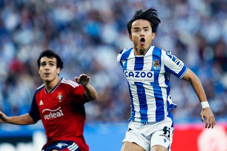 「TAKE 14」ユニ少年の期待に応えて…前髪イメチェン久保建英のW杯後ソシエダ初戦「ゴールへの気迫＋守備」を撮った〈写真多数〉(15)