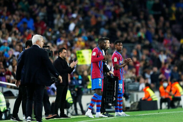 久保建英は「バルサ下部組織の旧友」と何を話したのだろうか… カンプノウで撮った才能の一端と敗戦の悔しさ〈撮影者の視点〉(31)