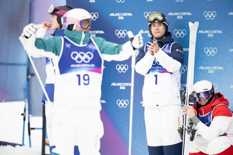 ウッズの滑りに拍手を送る堀島　©Nanae Suzuki/JMPA