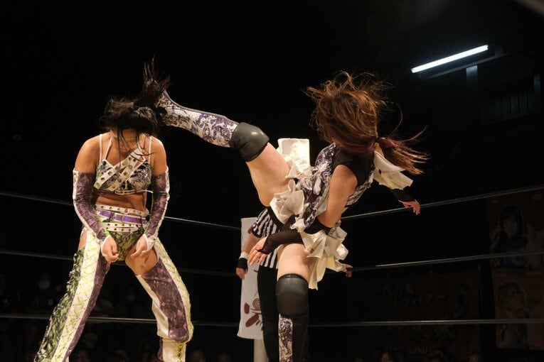 「この子は強いよ」神取忍が認めた…格闘界のホープだったNØRIがプロレスに受けた衝撃「神取さんがRIZINでギャビと…こういうのアリなのか」《特別グラビア》(93)