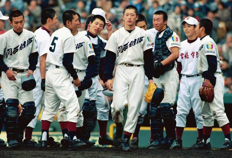 センバツ準決勝で常総学院に敗れ、悔しそうな表情を浮かべる関西創価高時代の野間口　©Sankei Shimbun