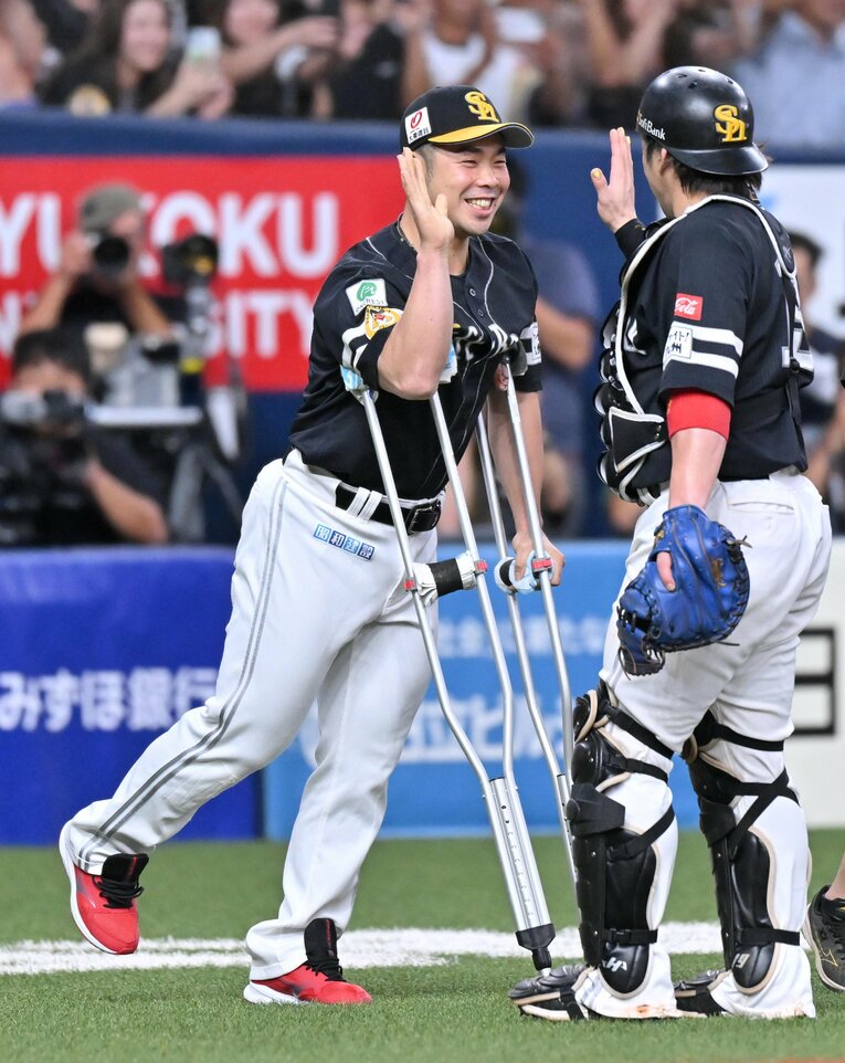 【優勝の瞬間】離脱中の近藤健介も…　©JIJI PRESS