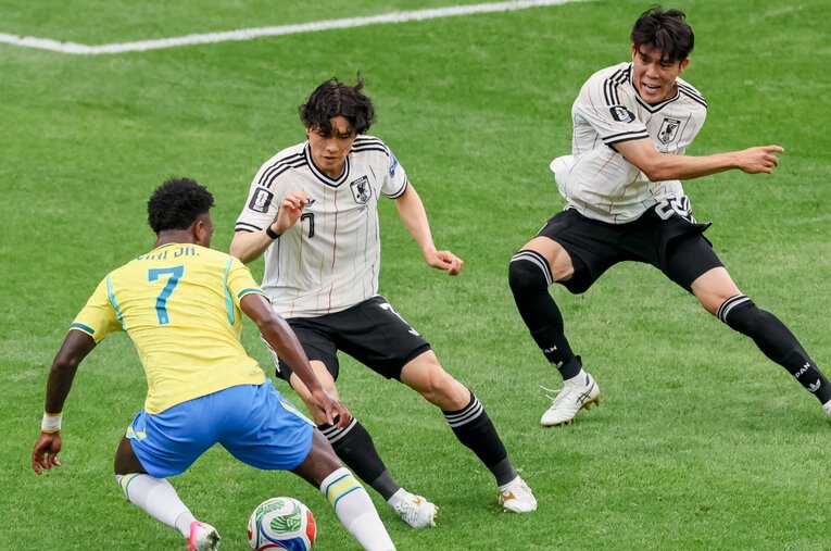 日本を高く評価し、ブラジル戦も正しいトライをしていたというドイツ人記者だが、防戦一方となった後半の戦いぶりには疑問を呈した ／ photograph by Kaoru Watanabe/JMPA