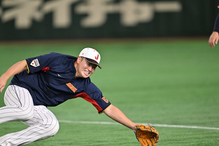 公式練習中は笑顔も見せた村上　©︎Naoya Sanuki