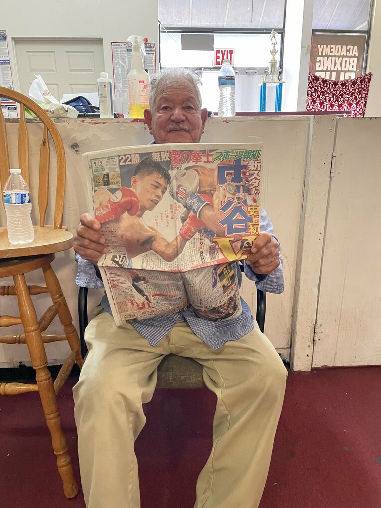 中谷の活躍を喜ぶロドルフォさん　©Yuriko Miyata