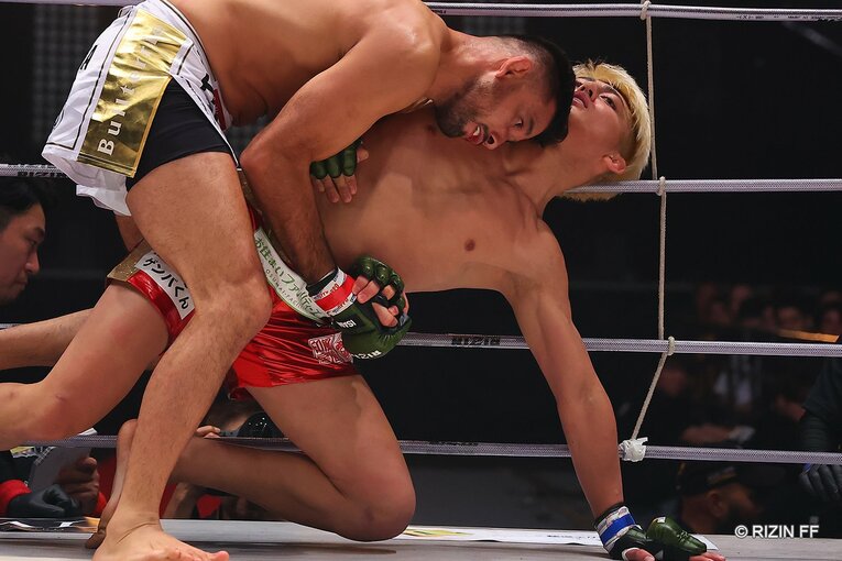 『RIZIN.43』クレベル・コイケvs.鈴木千裕　©RIZIN FF
