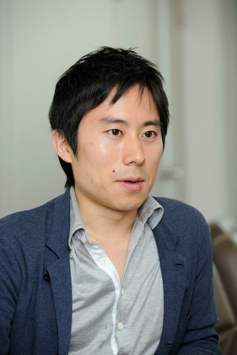 本田GMから直接の依頼を受け、無給でカンボジア代表に参加した木崎氏　©BUNGEISHUNJU