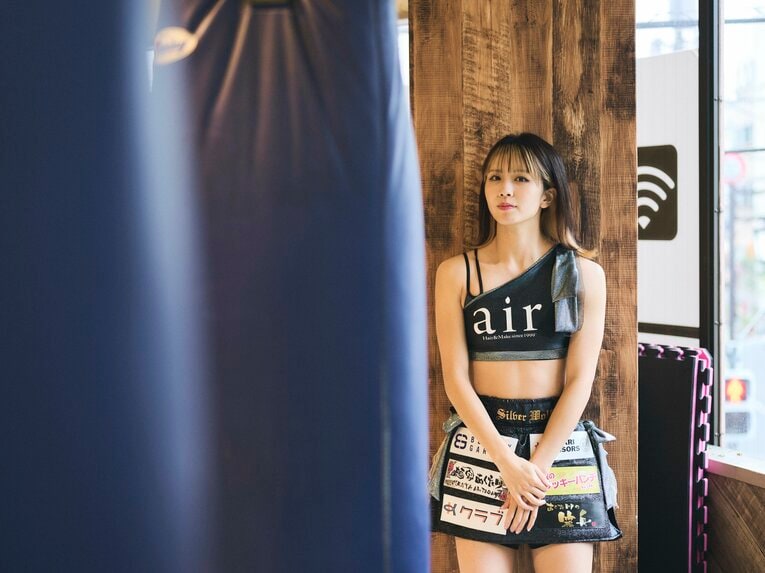 菅原美優22歳「アンチもいる中で成長してきた」話題の美容師兼業ファイターを支えた“先輩・武尊のアドバイス”《特別フォトインタビュー》(33)