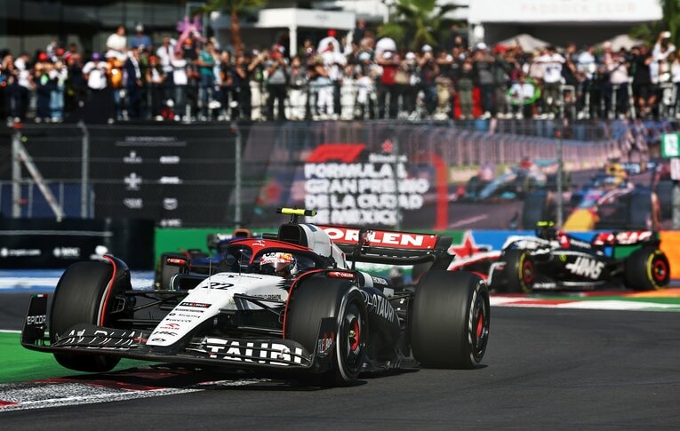 メキシコGPの角田。アグレッシブに攻めたのだが、ミスの代償は大きかった　©Getty Images / Red Bull Content Pool